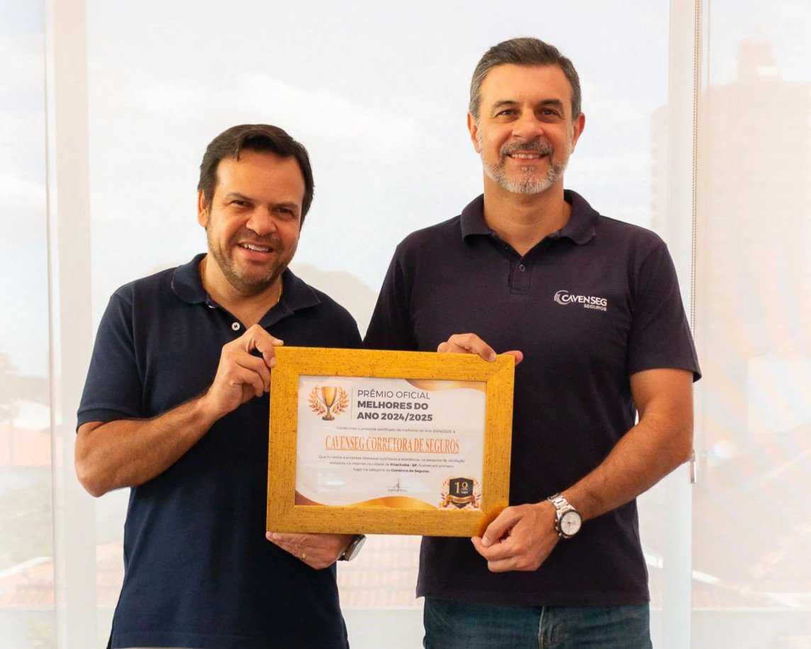 Proprietários da Cavenseg Seguros com prêmio Melhores do Ano 2024/2025